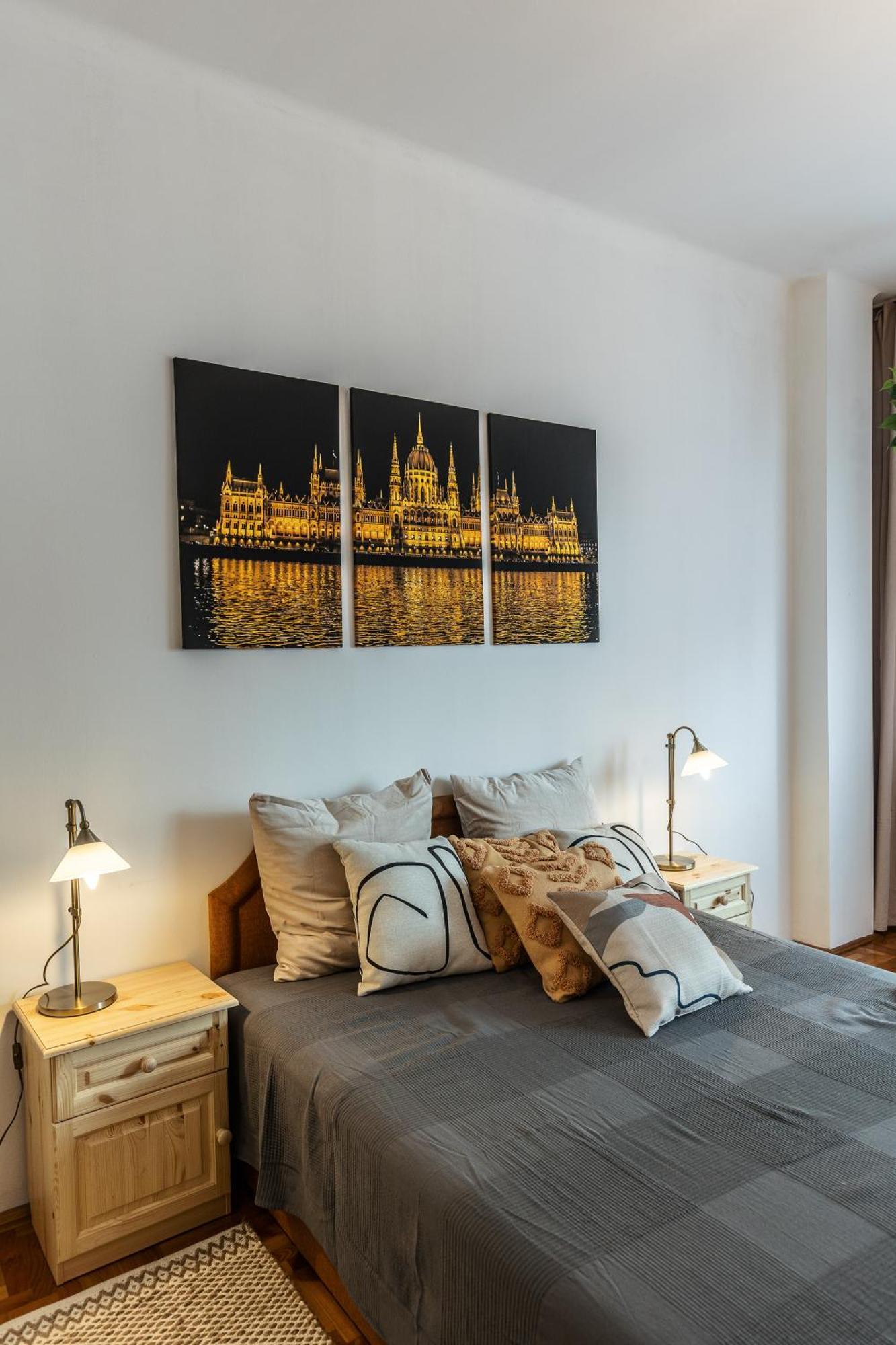Bright & Spacious Riverside Apartment With Balcony Budapešť Exteriér fotografie