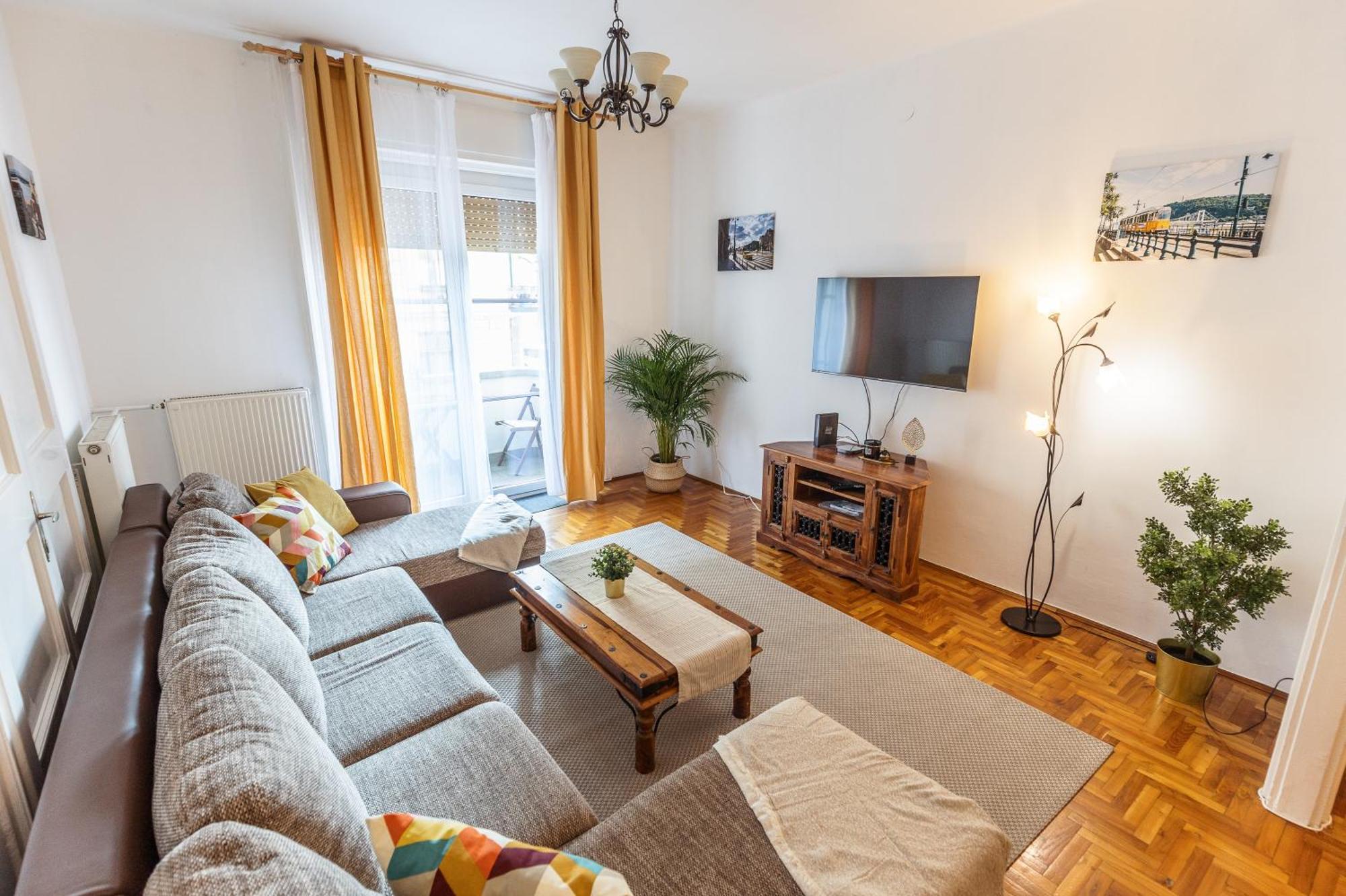 Bright & Spacious Riverside Apartment With Balcony Budapešť Exteriér fotografie
