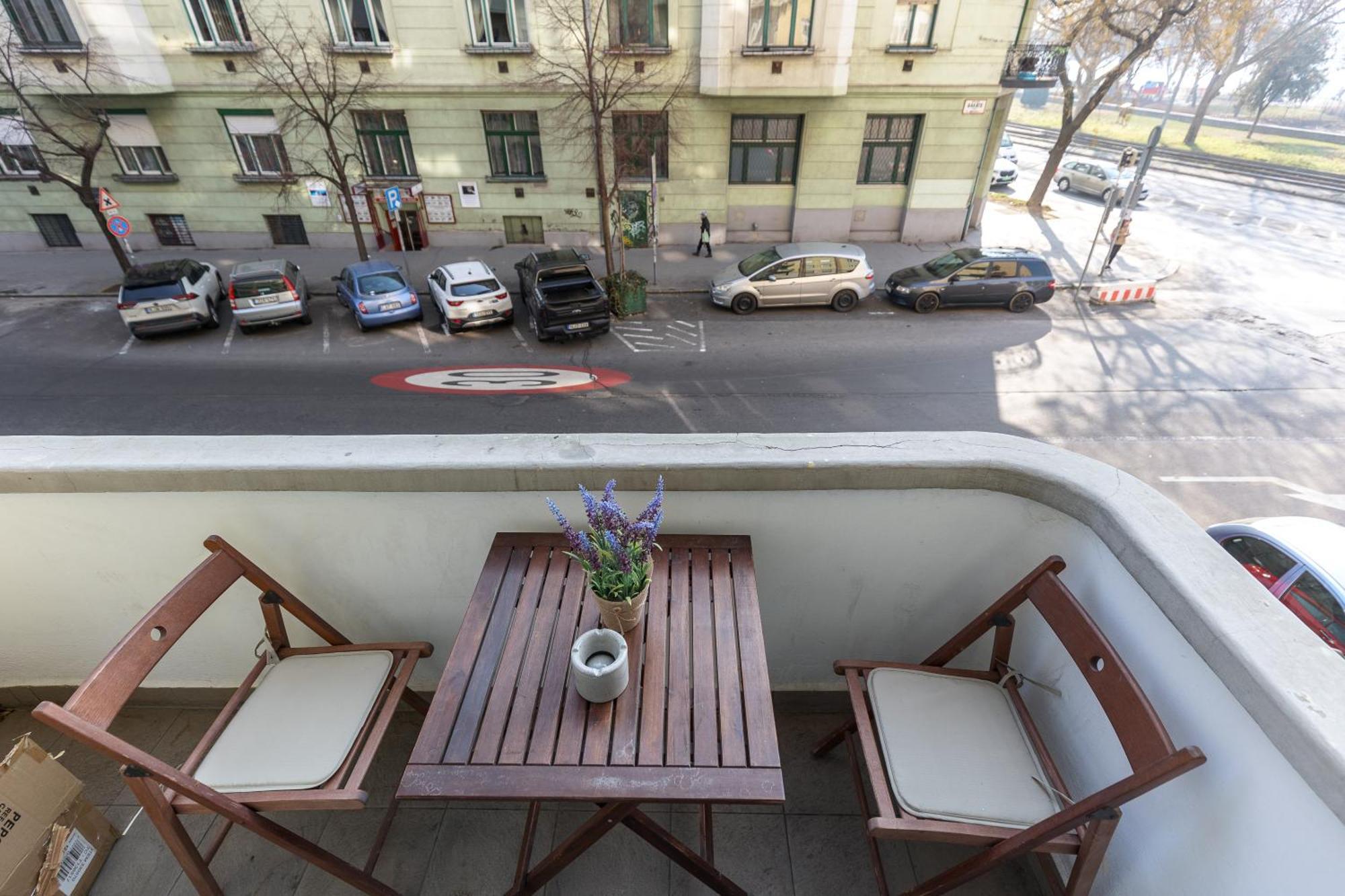 Bright & Spacious Riverside Apartment With Balcony Budapešť Exteriér fotografie