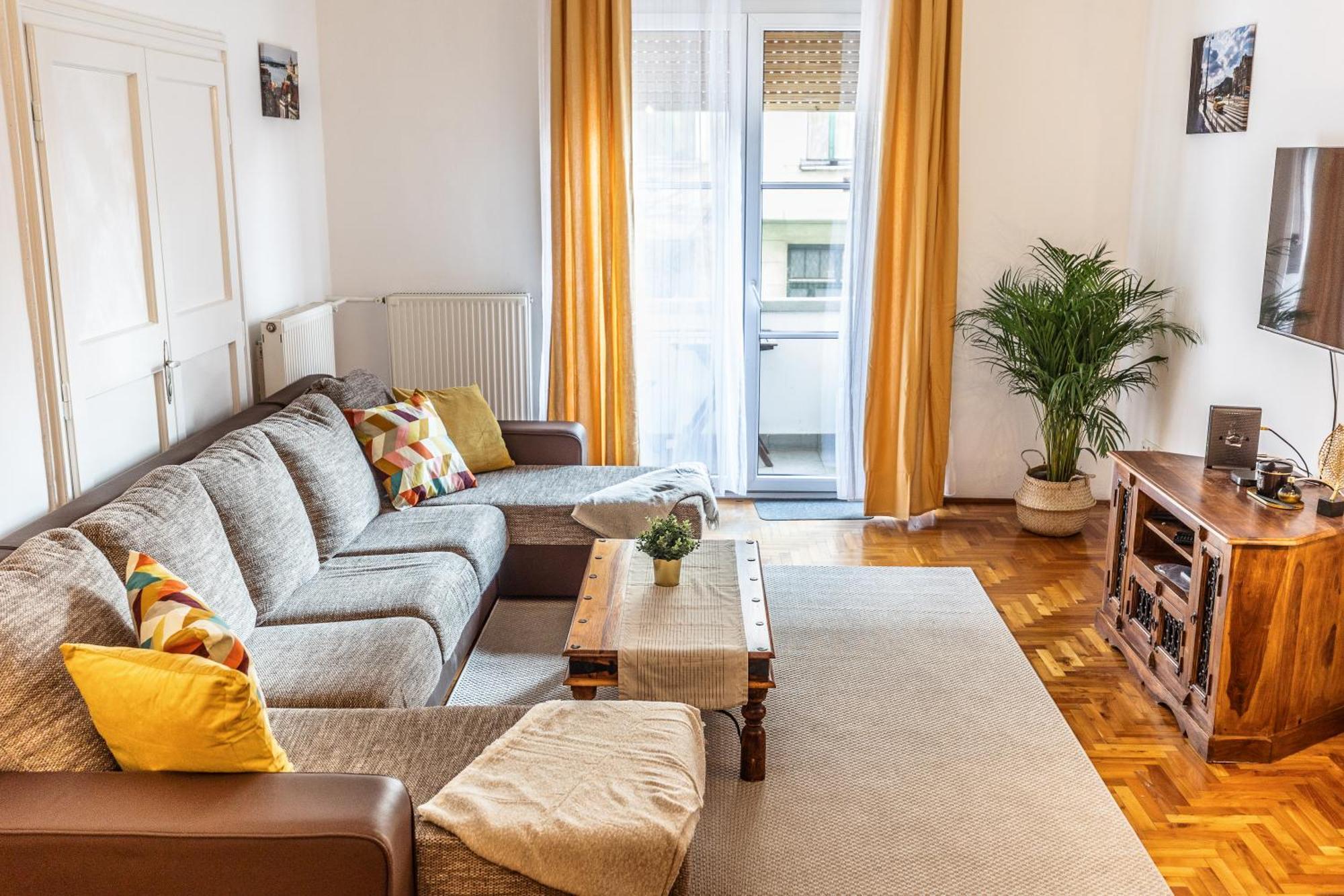 Bright & Spacious Riverside Apartment With Balcony Budapešť Exteriér fotografie