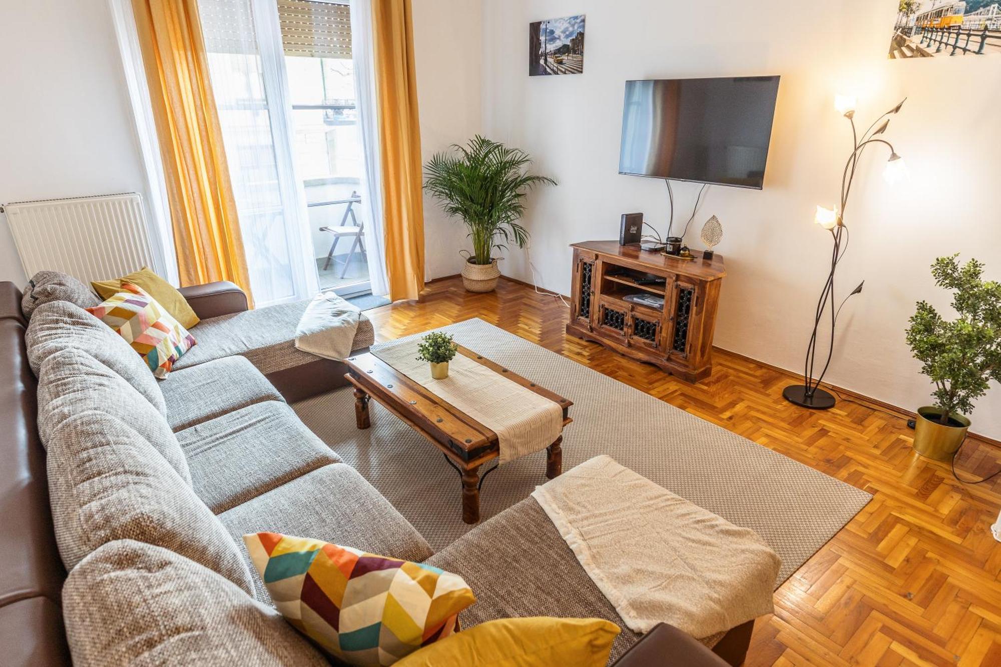 Bright & Spacious Riverside Apartment With Balcony Budapešť Exteriér fotografie